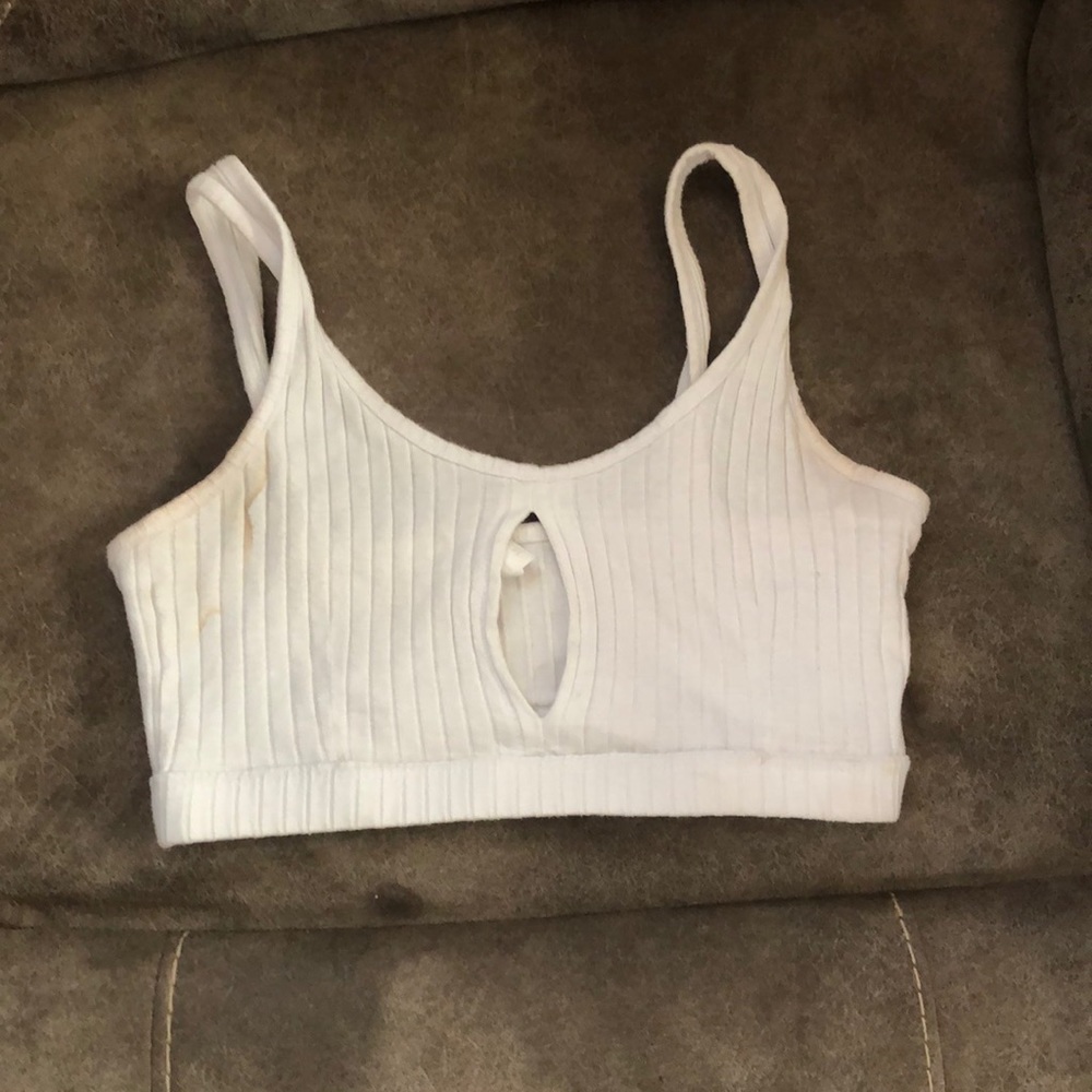 Women’s crop top.